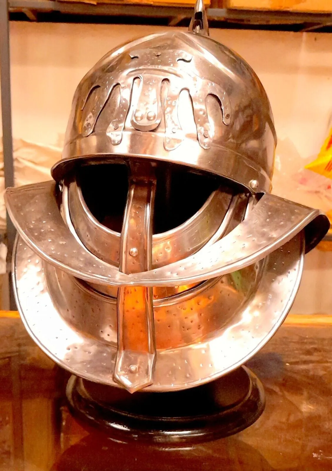 22671 metal tarantula helmet